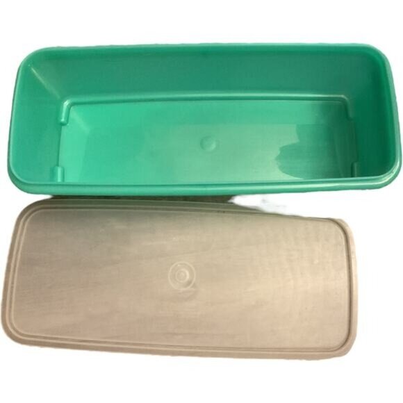 Tupperware #782-2 Jadeite Green Celery Bread Veggie Keeper Box & Lid #784-1 - Picture 2 of 5